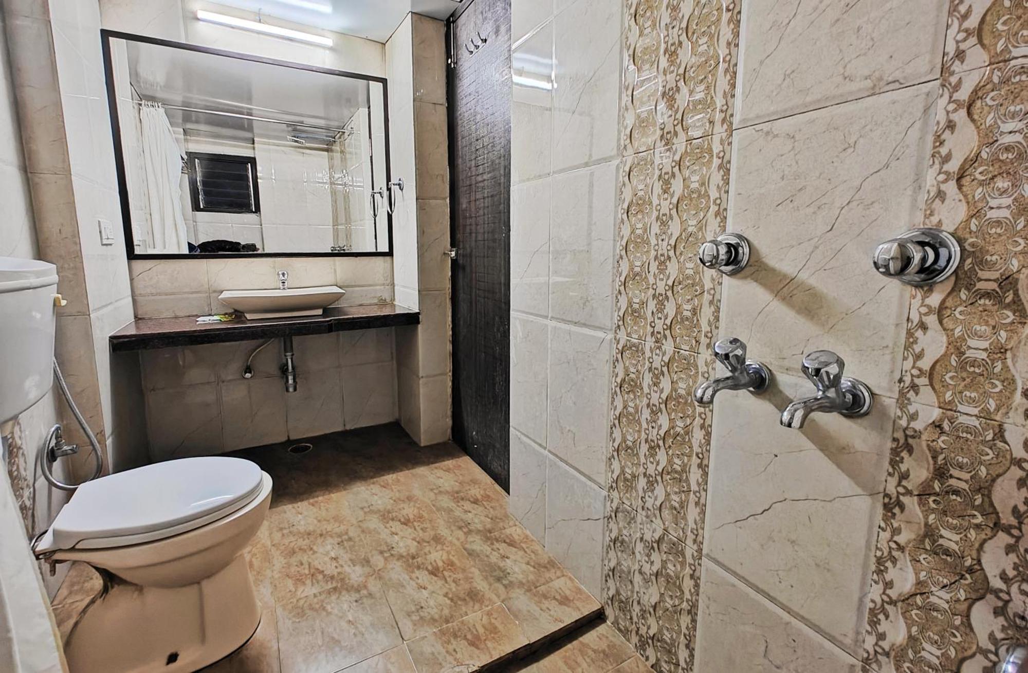 Hotel Saraswati Ábú-hegy Kültér fotó