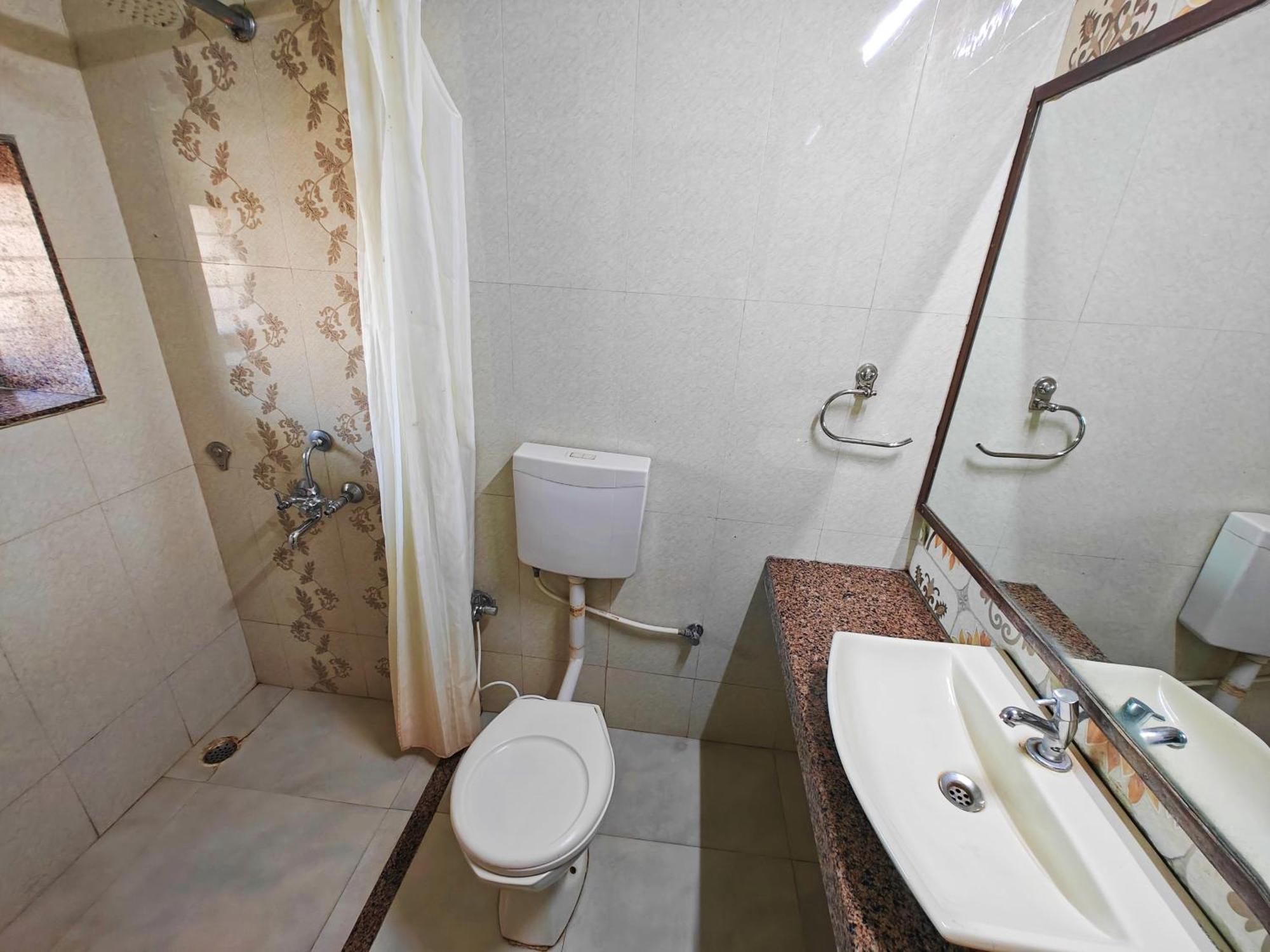 Hotel Saraswati Ábú-hegy Kültér fotó