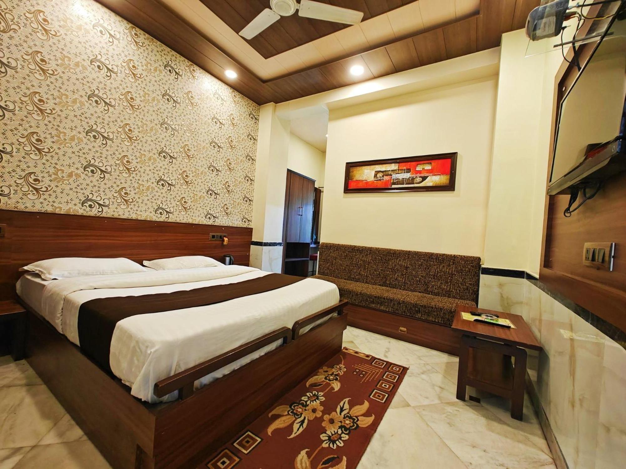 Hotel Saraswati Ábú-hegy Kültér fotó