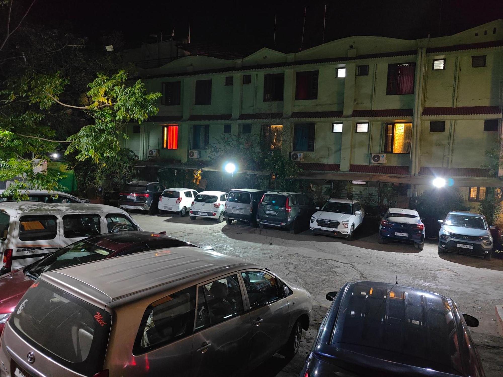 Hotel Saraswati Ábú-hegy Kültér fotó