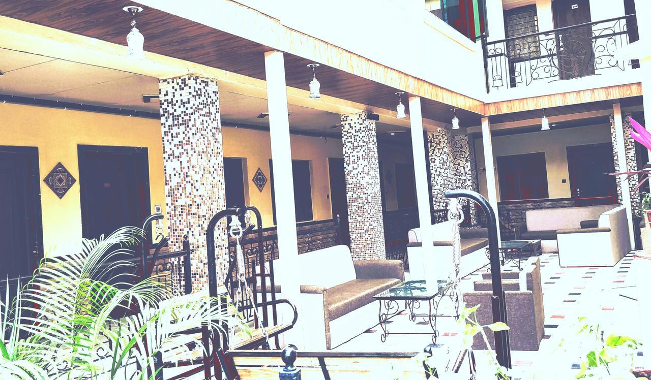 Hotel Saraswati Ábú-hegy Kültér fotó