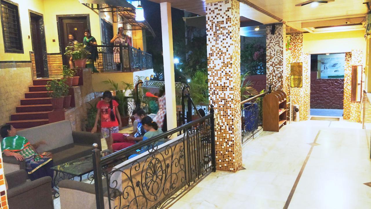 Hotel Saraswati Ábú-hegy Kültér fotó